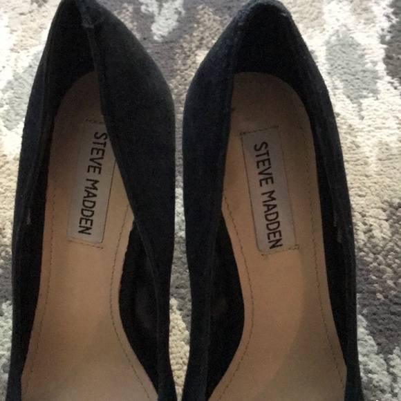 Black platform pumps - Picture 7 of 7